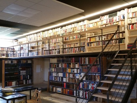 View of the New Library with its mezzanine
